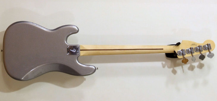 Fender - Player series Precision